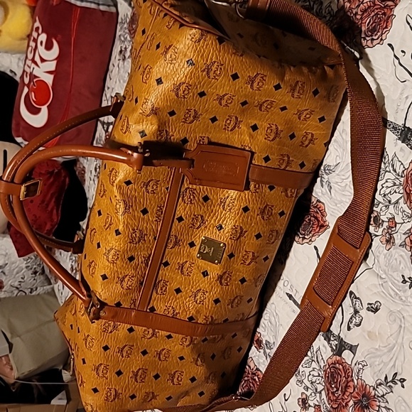💕Vintage MCM Duffle Bag w/ Luggage Tag💕 - Picture 4 of 17